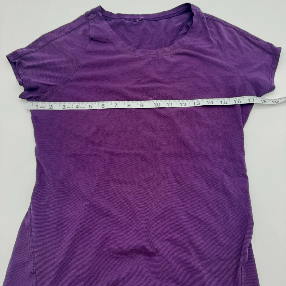 Lululemon Purple Micro Striped Short Sleeve Athletic Training‎ Top Womens Size 4